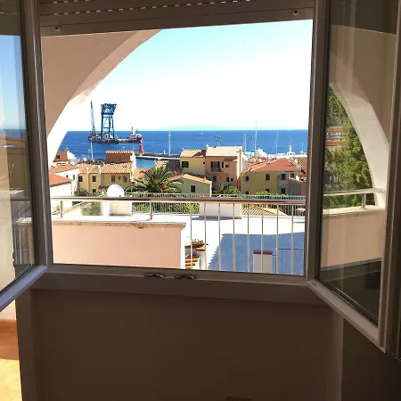 Bahamas Hotel 2*