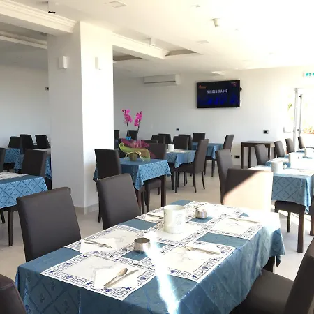 Bahamas Hotel 2*