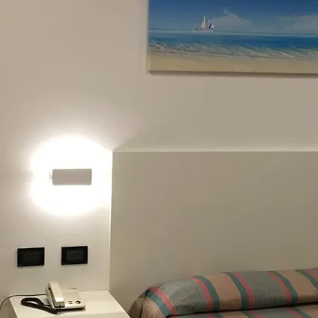 Bahamas 2*