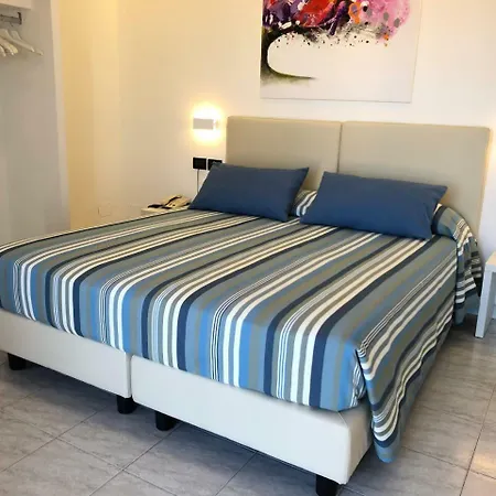 Hotel Bahamas 2*