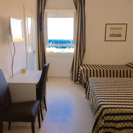Bahamas 2*